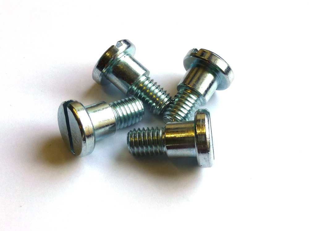 Flachkopfschrauben M 4 x 10 VE=100