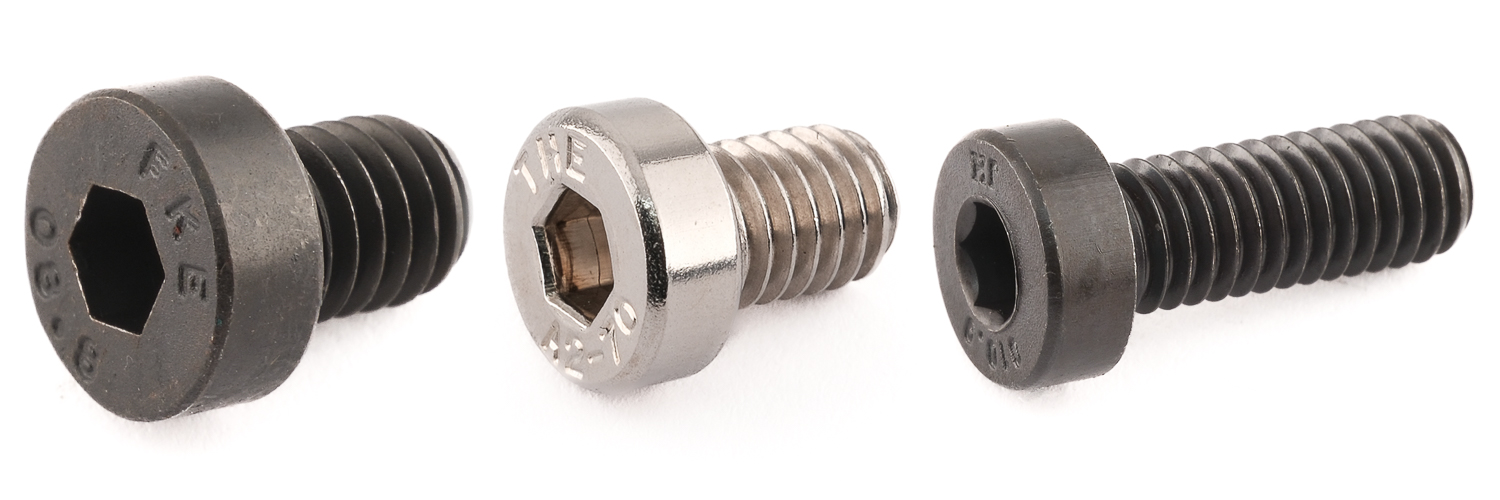 DIN 7984 (niedriger Kopf und Innensechskant)